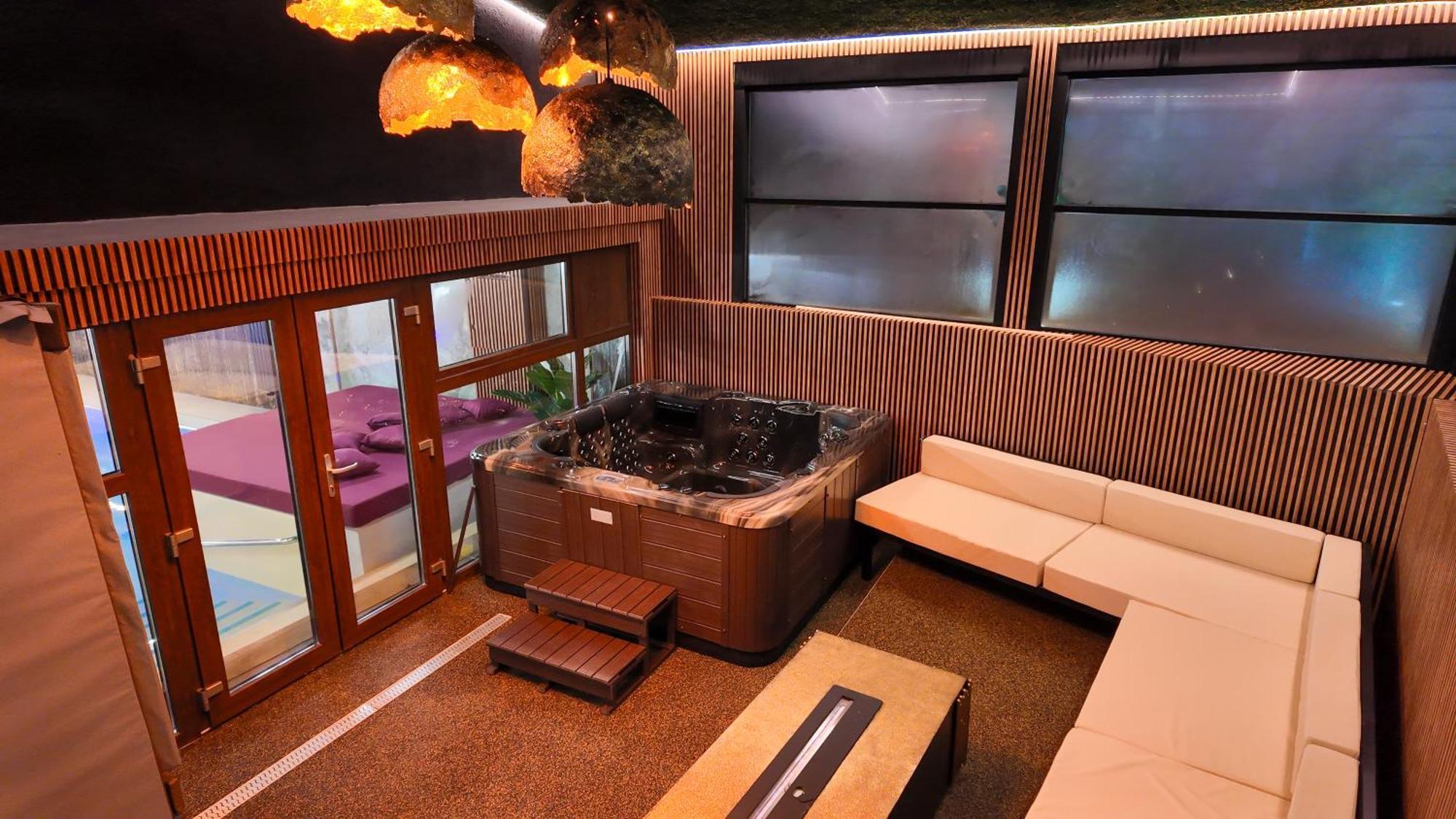 Uve Residence & Spa Piatra Neamţ Eksteriør bilde