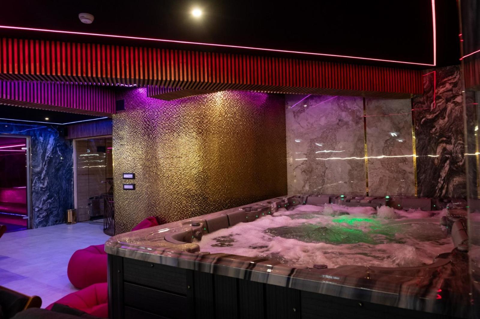 Uve Residence & Spa Piatra Neamţ Eksteriør bilde
